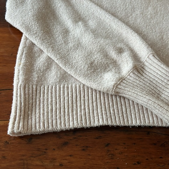 Sanctuary Cream Sweater with Tassels size Medium - Picture 10 of 13